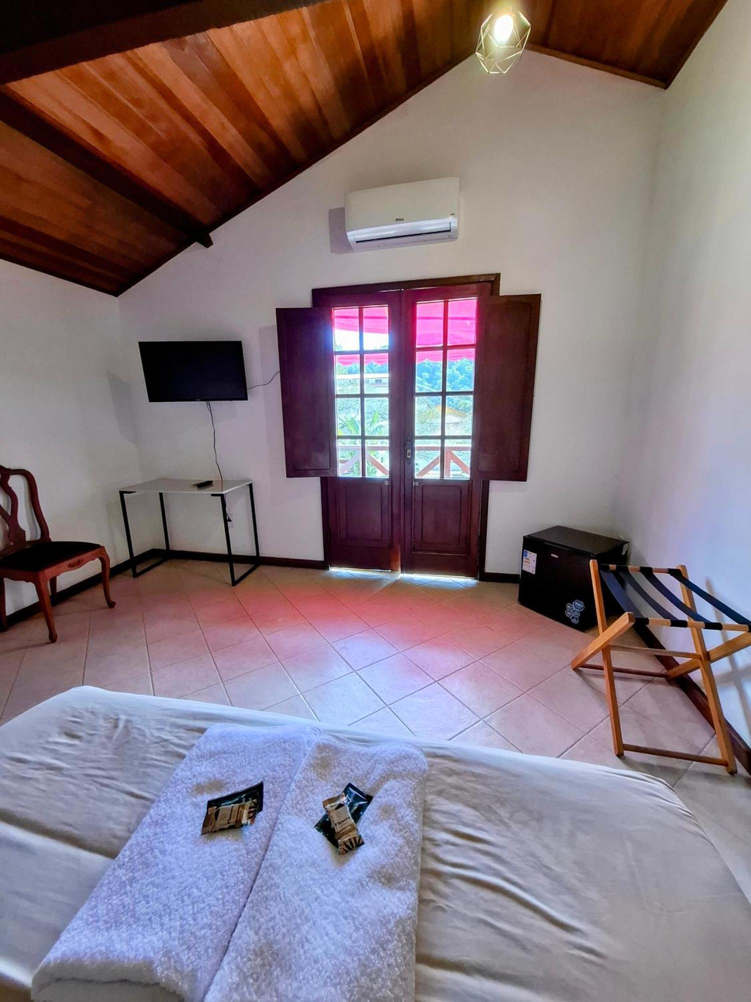 Casa Rosada Seu Refugio Na Serra Miguel Pereira Buitenkant foto