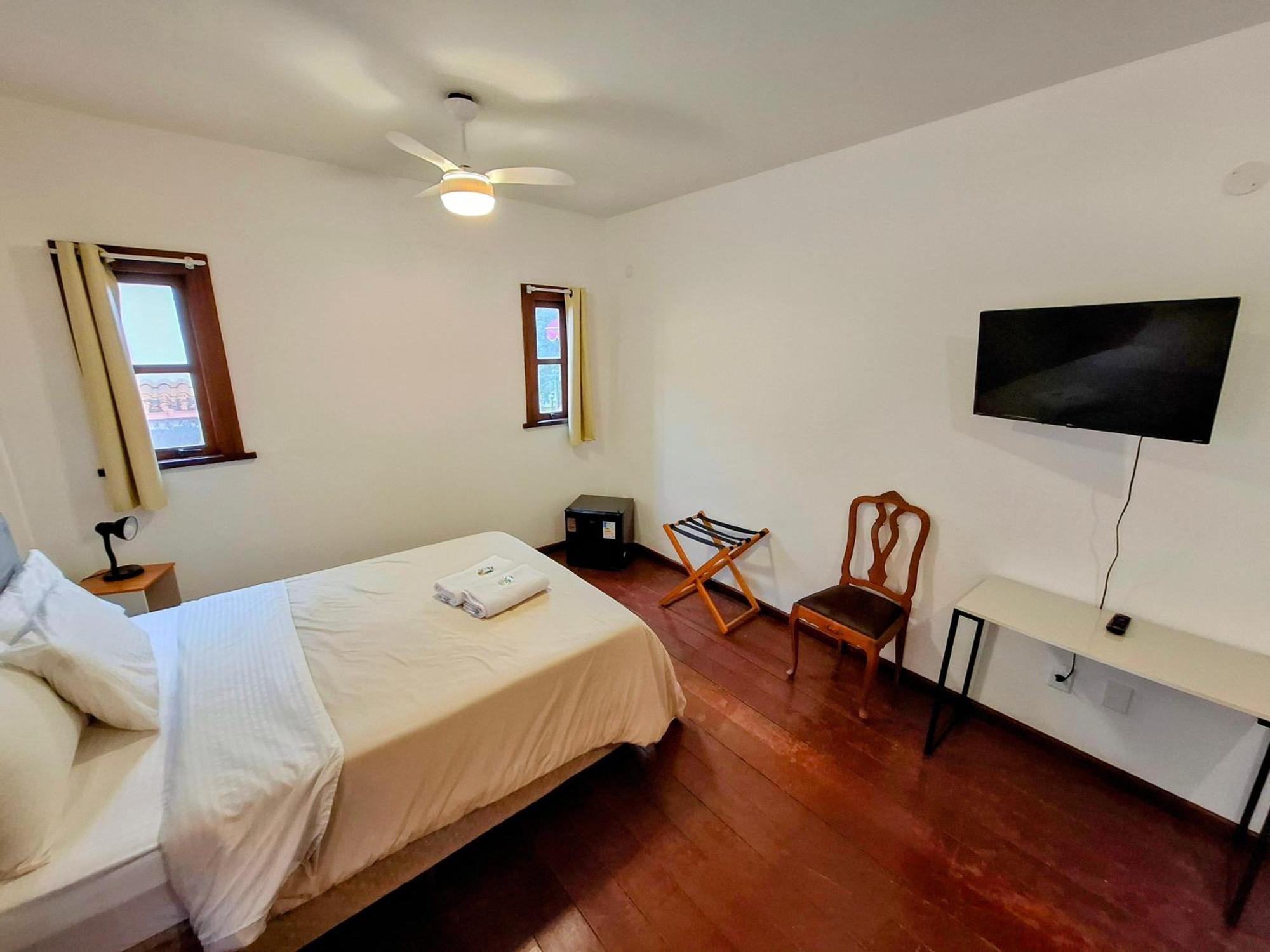 Casa Rosada Seu Refugio Na Serra Miguel Pereira Buitenkant foto