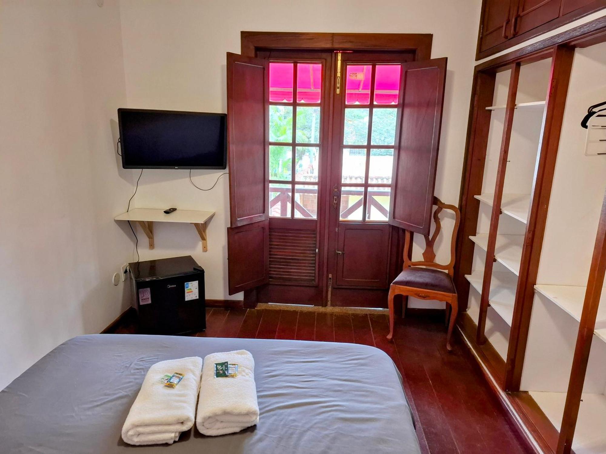 Casa Rosada Seu Refugio Na Serra Miguel Pereira Buitenkant foto